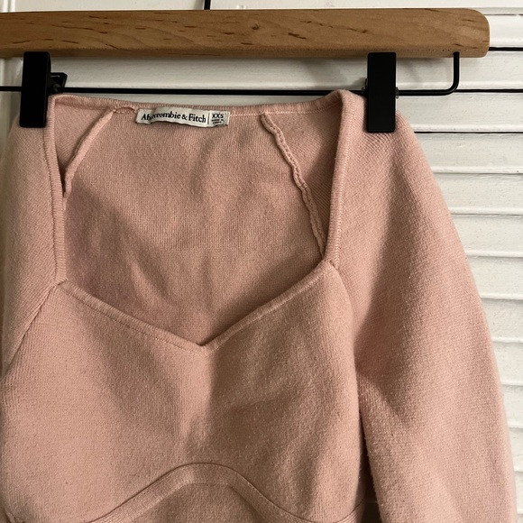 Abercrombie Pink Long-Sleeve Sweetheart Sweater Top XXS - Picture 2 of 4